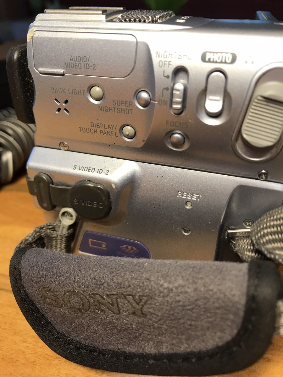 Sony Handycam DCR-PC9 NTSC MiniDV Camcorder Nightshot Working. No