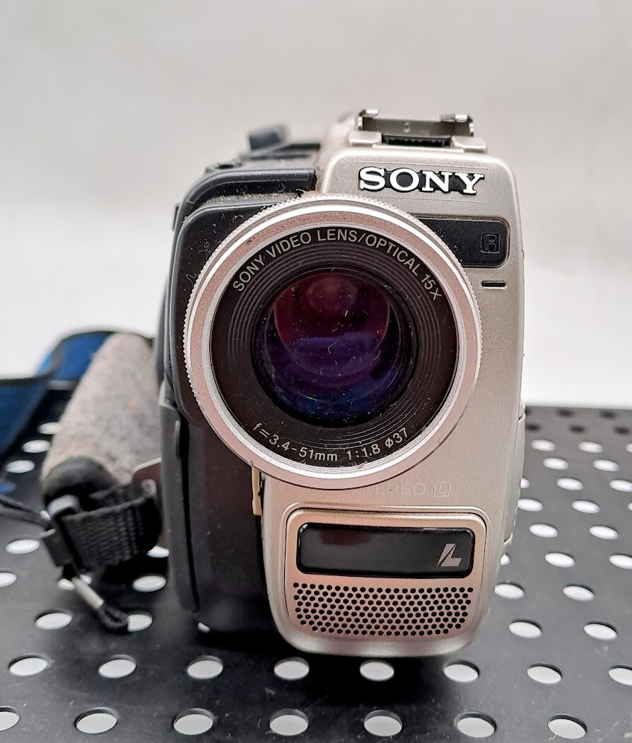 Sony DCR-TRV9 Mini DV Handycam Digital Camcorder - Japan /NO