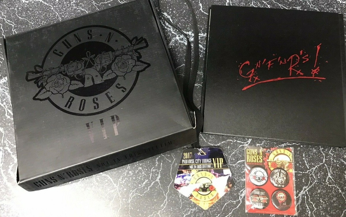 Guns n Roses 2017 Not in this Lifetime Tour VIP Book & Buttons