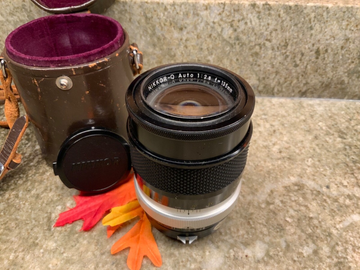 Vtg Nikon Camera Lens/ Nikkor -N / Auto 1:2 / F = 135mm Nippon