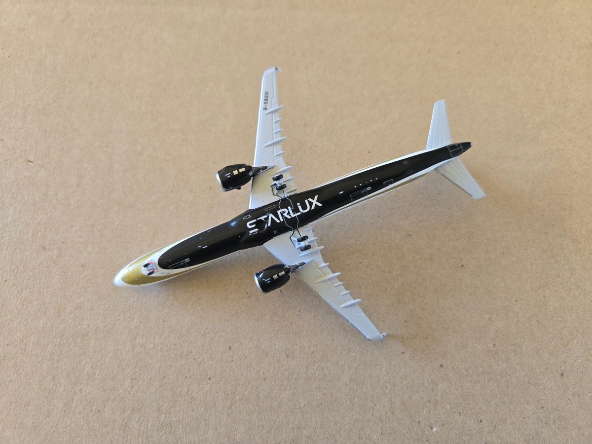 c*n様 レア品‼️STARLUX A321 航空機モデル c*n様 レア