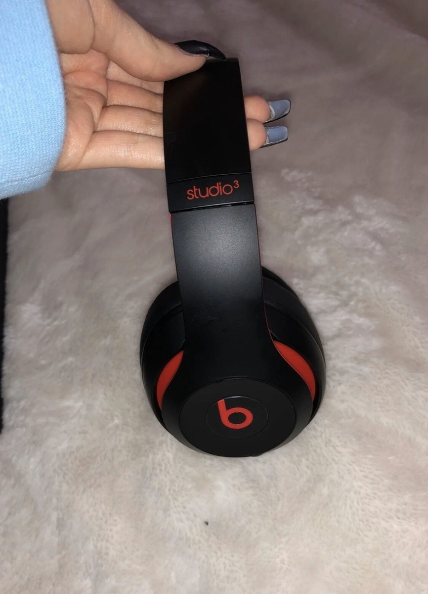 Beats by Dr. Dre Studio3 Headband Wireless Headphones - Defiant