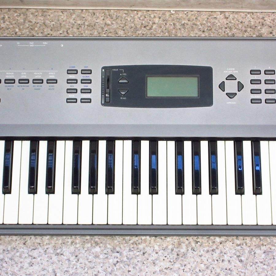 KORG N264 Keyboard Synthesizer 76-key PCM Synthesis Main Unit Used