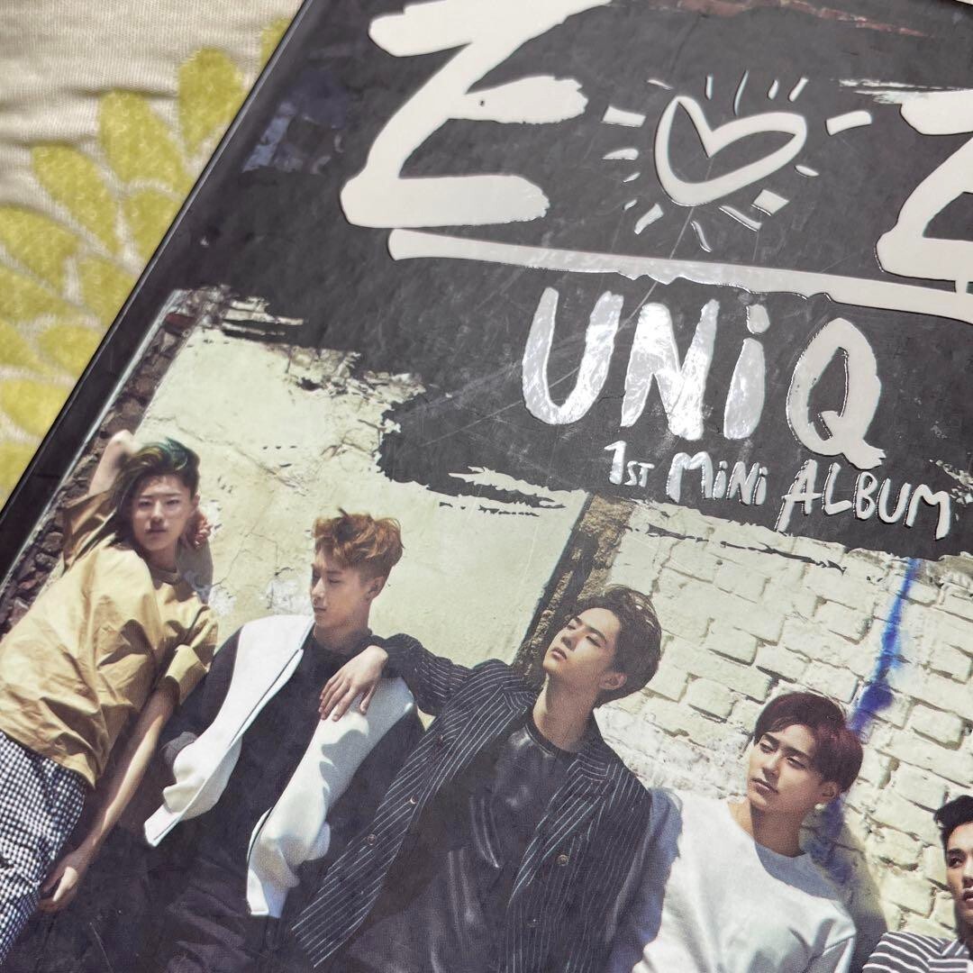 韓国版】UNIQ EOEO CD アルバム 王一博 韓国版】UNIQ EOEO CD アルバム