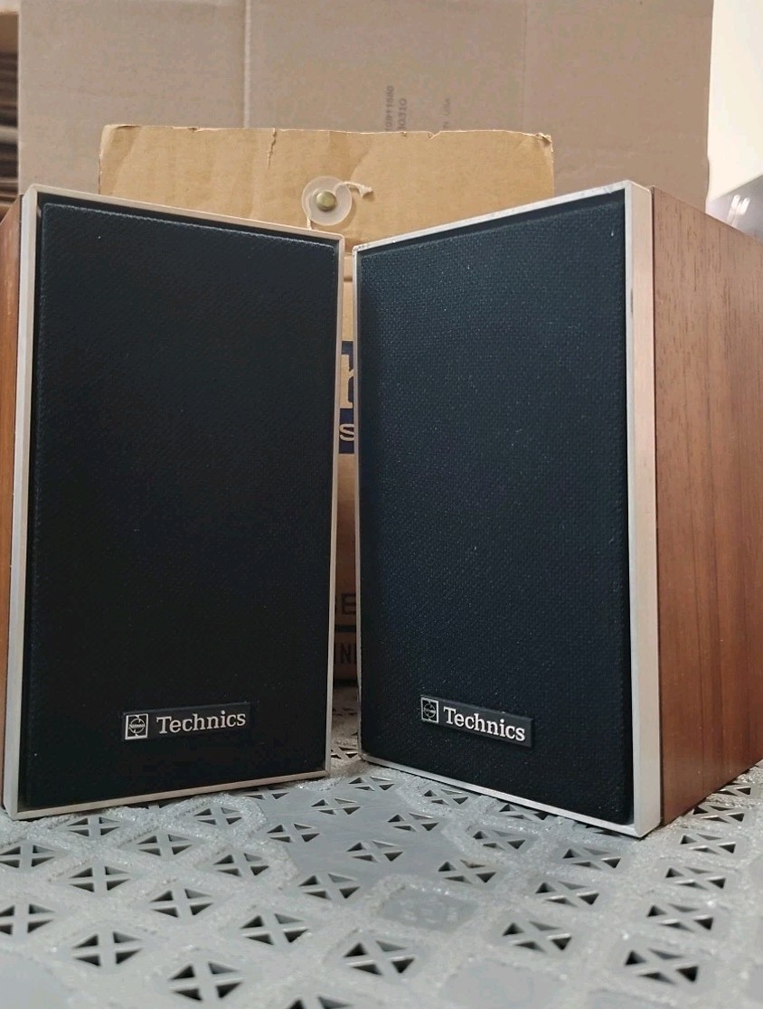 Technics SB-30 Full-Range Unit Equipped Compact Speaker System Set