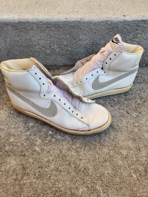 Vintage 1985 Nike Men's Size 10.5 Penetrator White & Gray High Top
