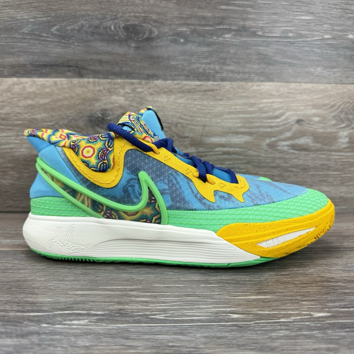 Nike Kyrie 8 Go SE Basketball Shoe Sneaker DV3018-400 Youth Size 7