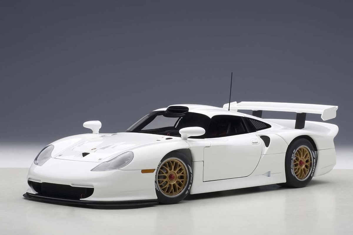 1997 PORSCHE 911 CARRERA GT1 WHITE PLAIN BODY 1:18 by AUTOart