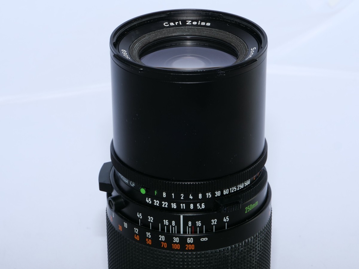 Hasselblad Zeiss Sonnar-CF 250mm f5.6 T* Telephoto Lens. Hood