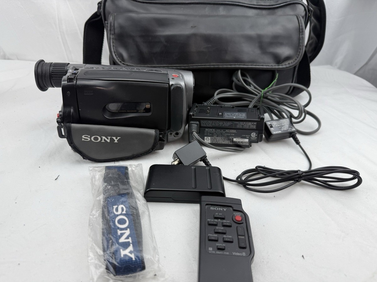Sony Handycam CCD-TRV12 Video8 Video Camera 8mm Camcorder + Case