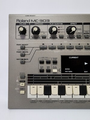 Roland MC-303 Sequencer Groovebox Drum Machine Sound Module Dance