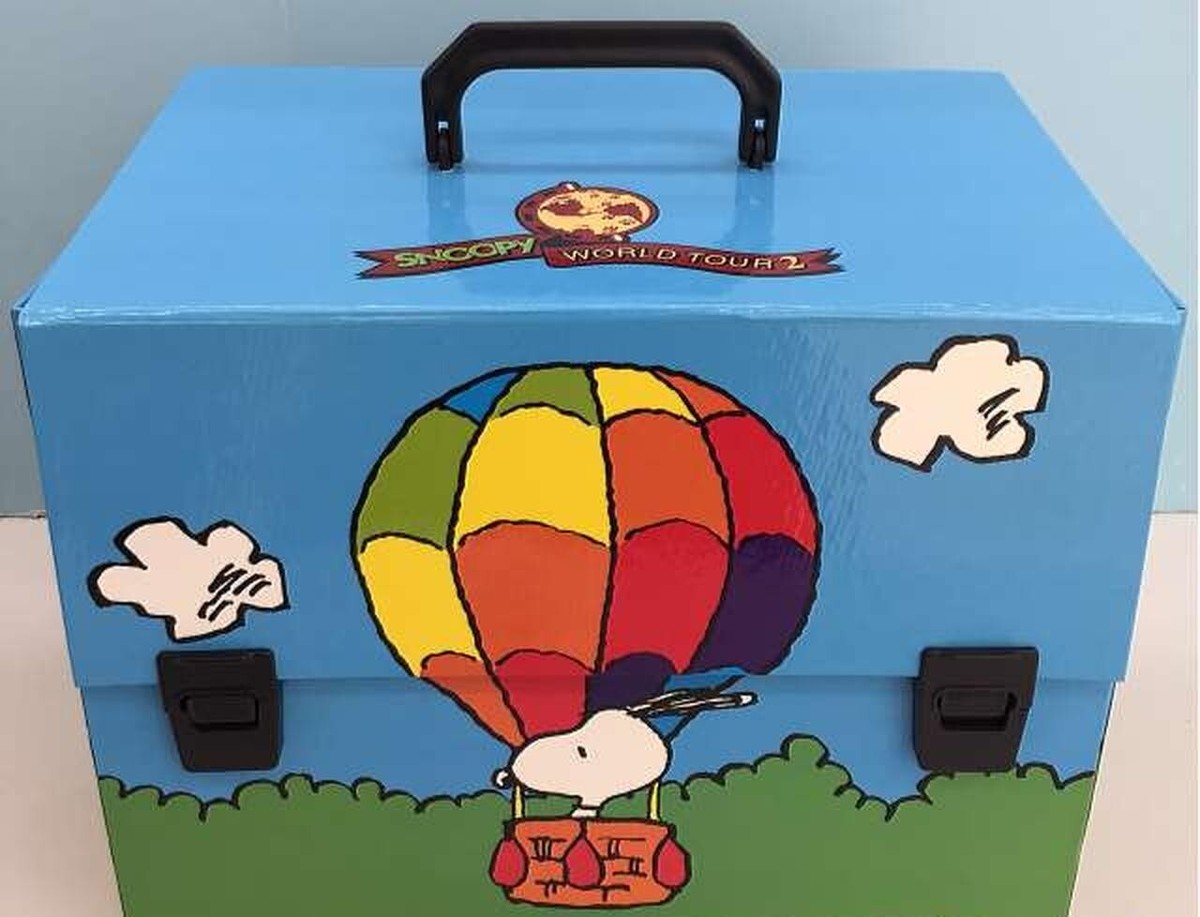 McDonalds PEANUTS SNOOPY World Tour 2 Figure 28 countries Set Box