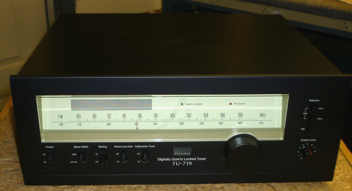 Sansui TU-719 AM / FM ANALOG / DIGITAL TUNER - TESTED / WORKS