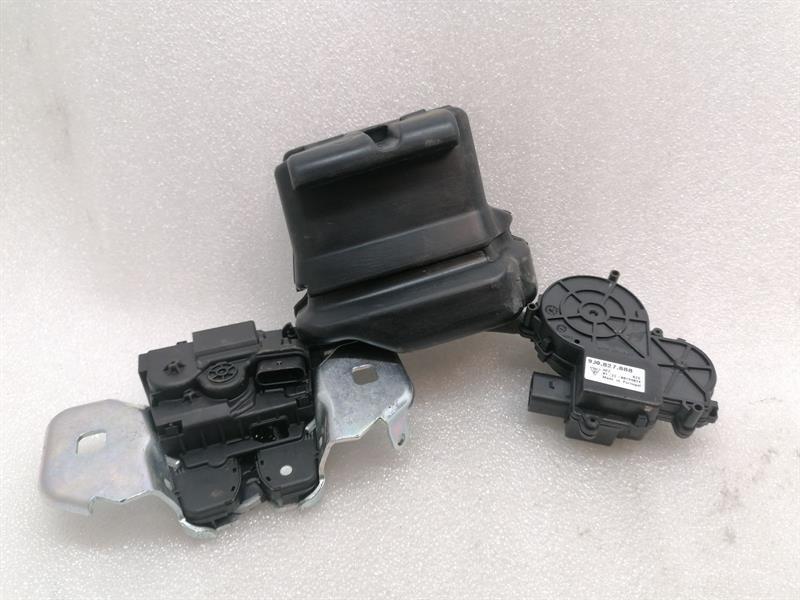 PORSCHE TAYCAN 9J Boot lock 9J0827888 Heckklappe Schloss | eBay