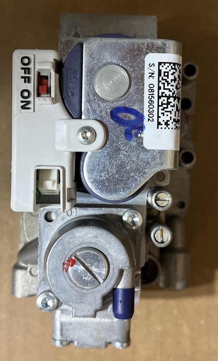 Honeywell NAT gas valve VK8105R 1041 Lennox Ducane Armstrong