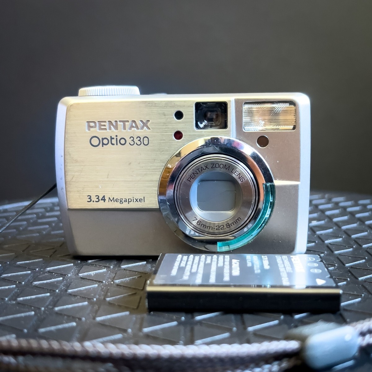 Pentax Optio 330 3.34 Megapixel CAMERA 7.6mm-22.8mm Lens - TESTED