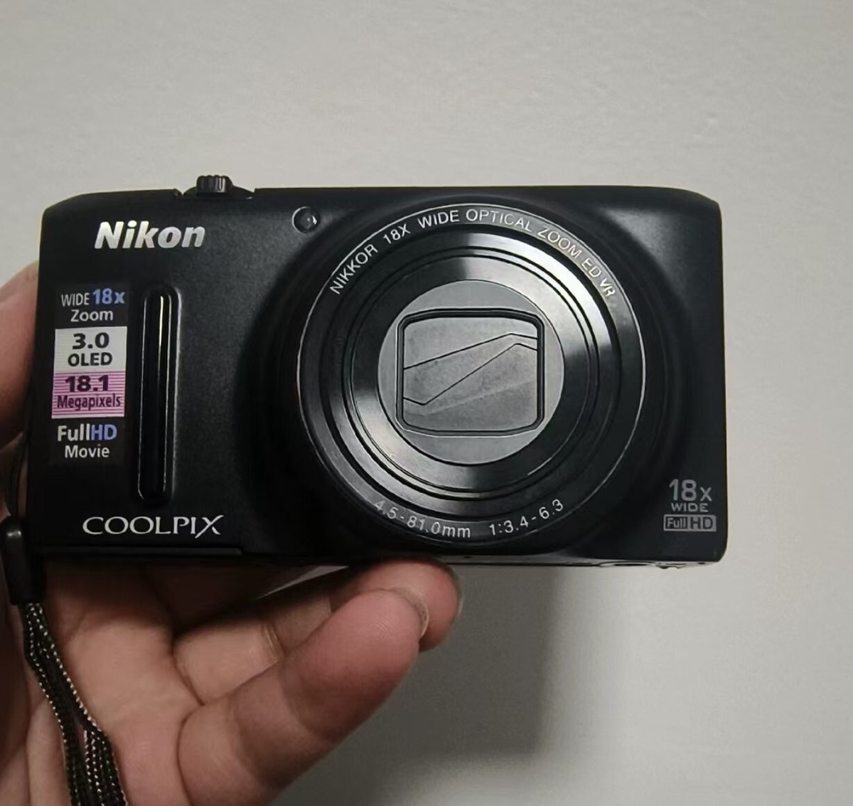 Nikon COOLPIX S9400 18.1MP Digital Camera with 18x Optical Zoom