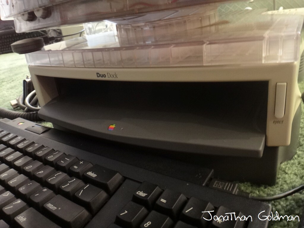 Apple Macintosh PowerBook DuoDock Desktop Duo Dock M7779 Vintage