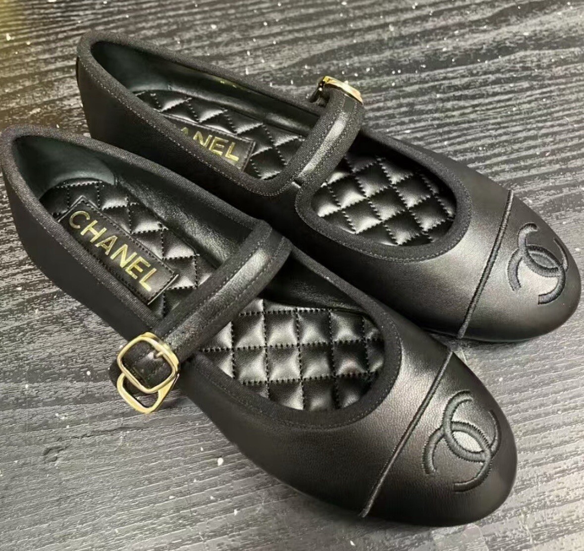 size 36EU NIB CHANEL Black Lambskin Mary Janes Flats Logo w