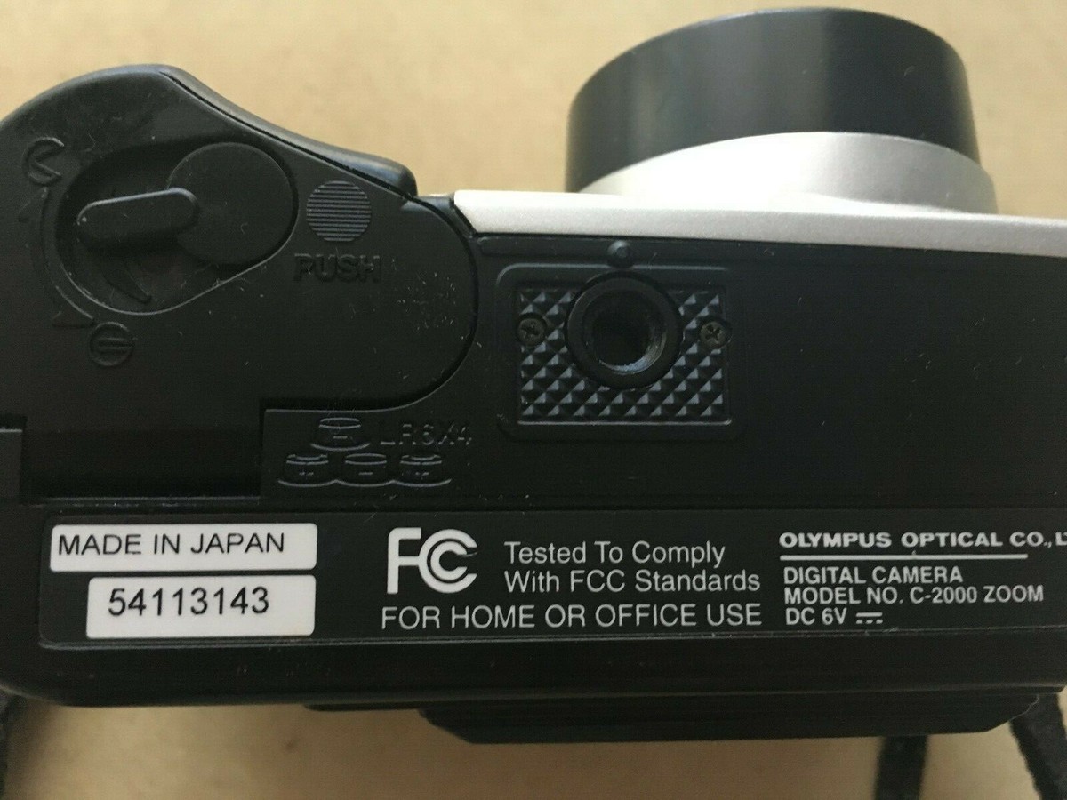 Olympus CAMEDIA C-2000 Zoom 2.1MP Digital Camera - Black