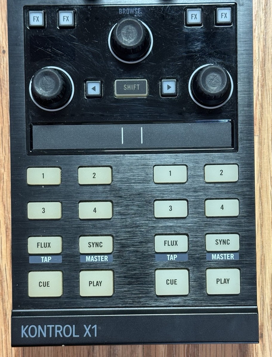 Native Instruments Traktor Kontrol X1 MK2 DJ Controller USB FX