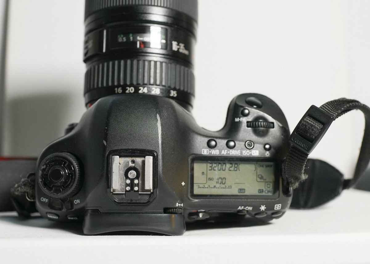 Canon EOS 5D Mark III & Canon Lens EF 17-40mm f/4 L IS USM - Used