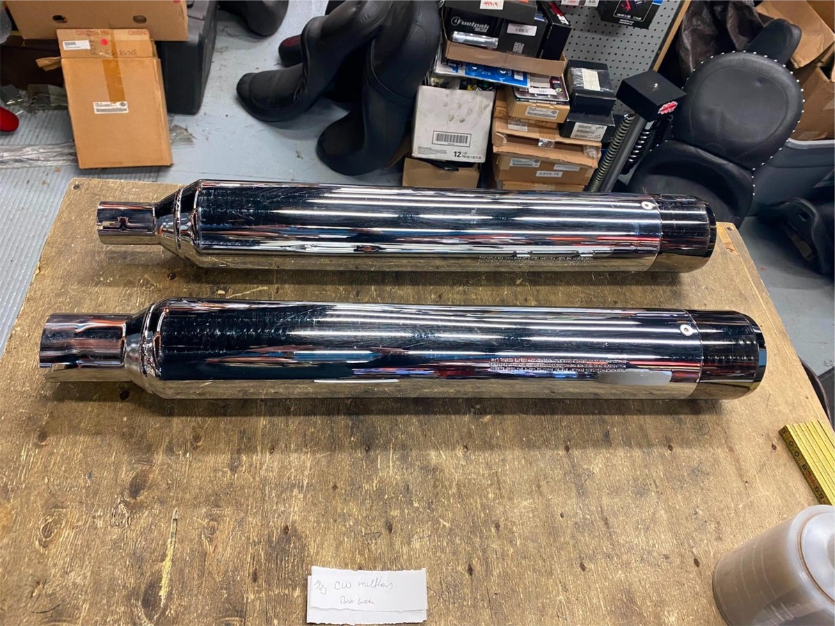 Screamin Eagle Custom Slip on Mufflers Black tips Harley Touring