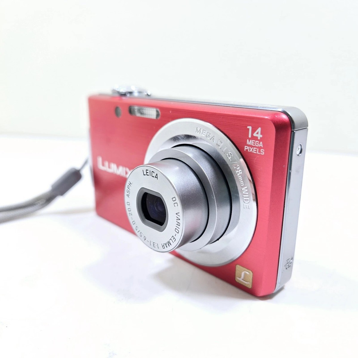 Panasonic LUMIX DMC-FH2/DMC-FS16 14.0MP CCD Digital Camera 100