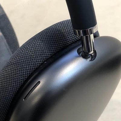 Apple AirPods Max (Lightning) Wireless Headphones w Smart Case