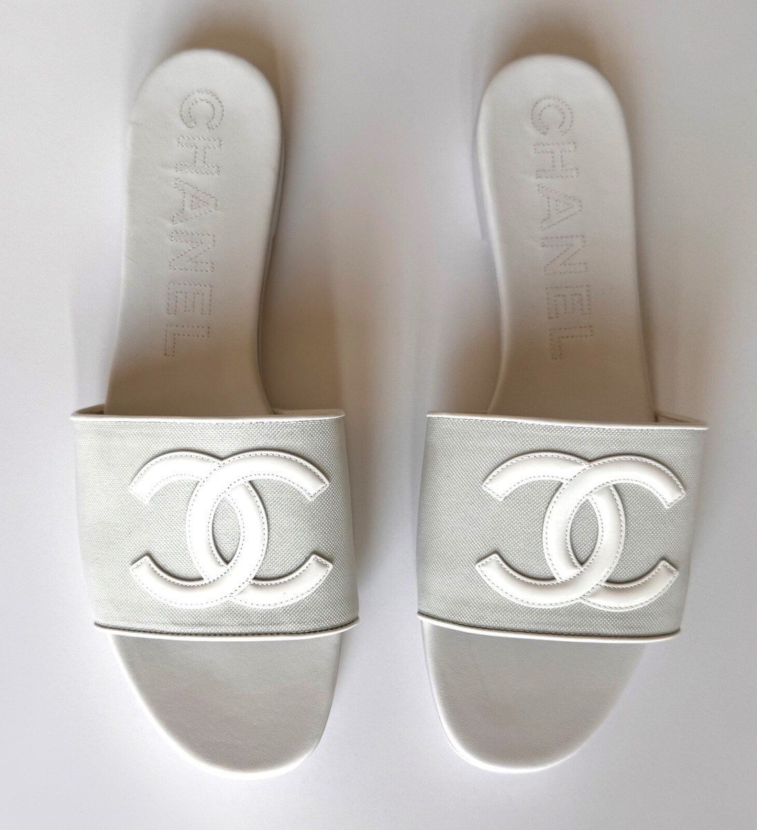 NEW 23P CHANEL WHITE MESH LEATHER CC LOGO MULES SLIDES FLATS