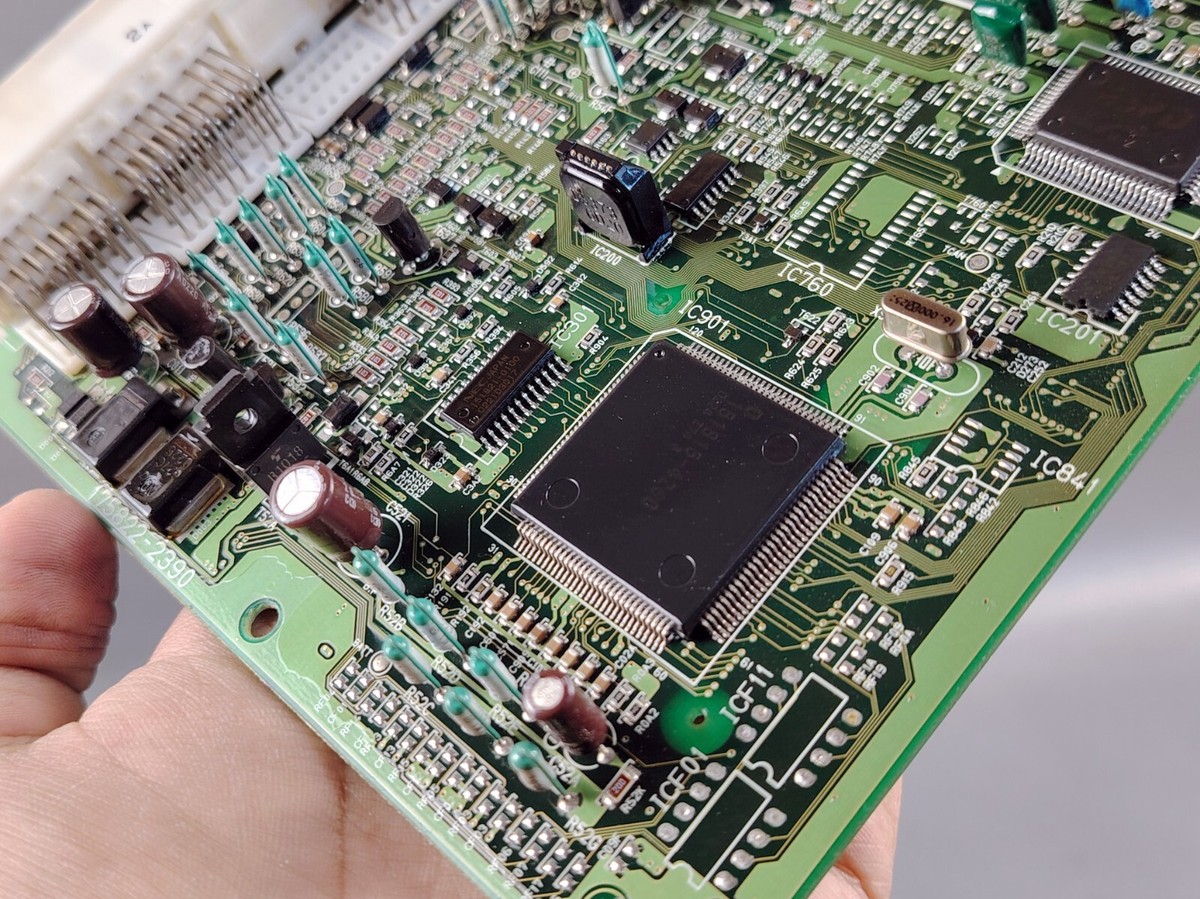 ヒノデュトロTOYOTA ダイナ エンジンECU 89561-37210