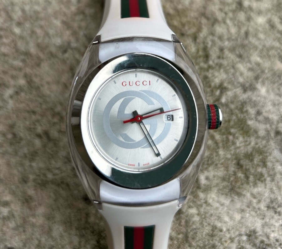 Gucci Sync XXL YA137102 White Rubber Band White Dial Unisex Women