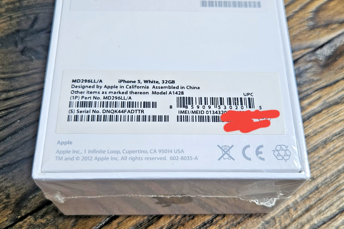 NIB* *RARE iOS 6* Apple iPhone 5 - 32GB - White & Silver (Unlocked