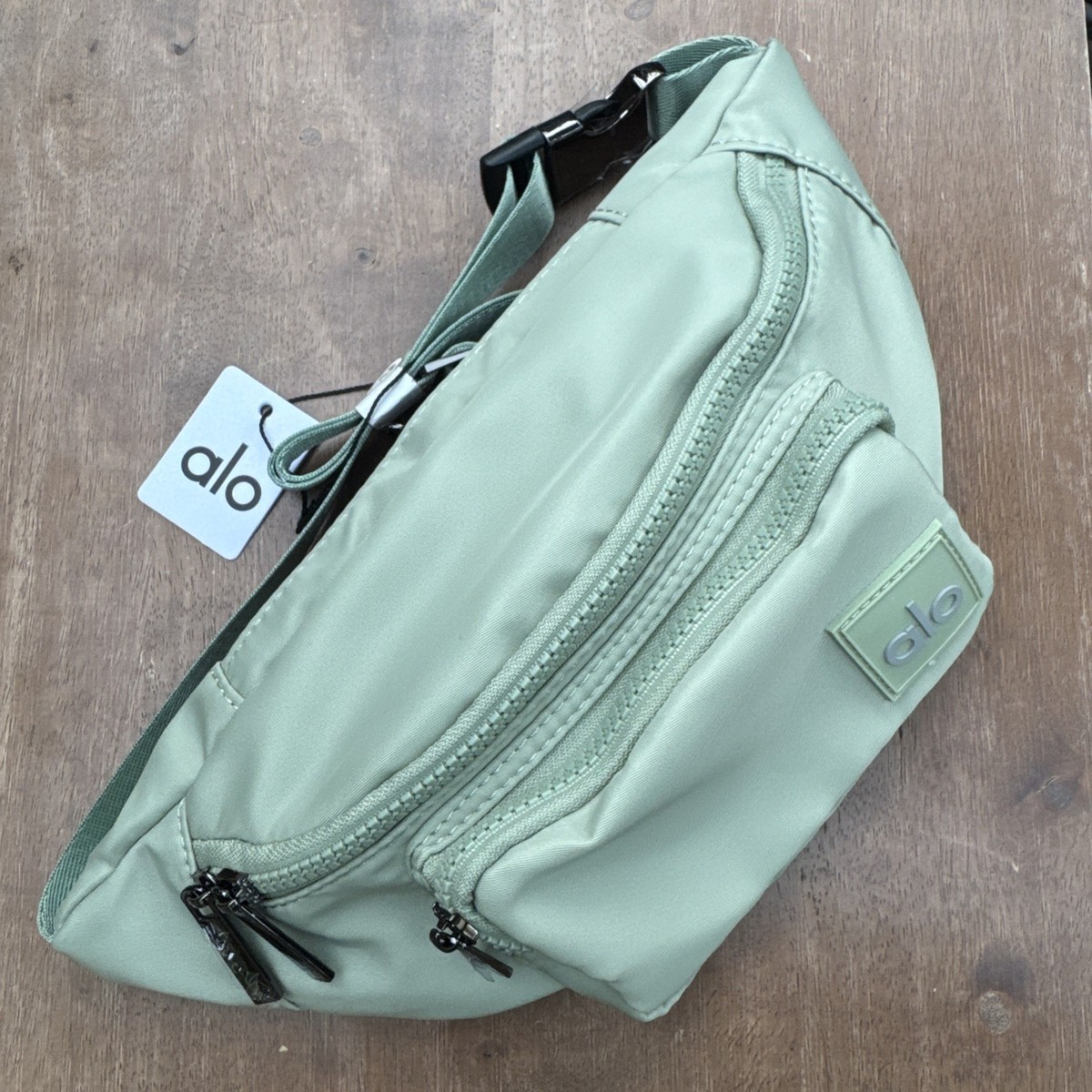 ALO YOGA 2025 Explorer Fanny Bag Sage Green Color NWT | eBay