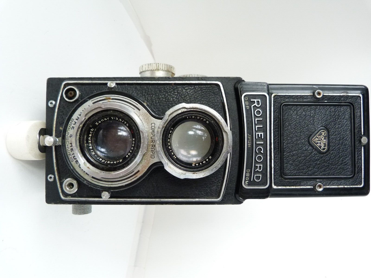VINTAGE Rolleicord III T. Lens Reflex Camera with Schneider Xenar