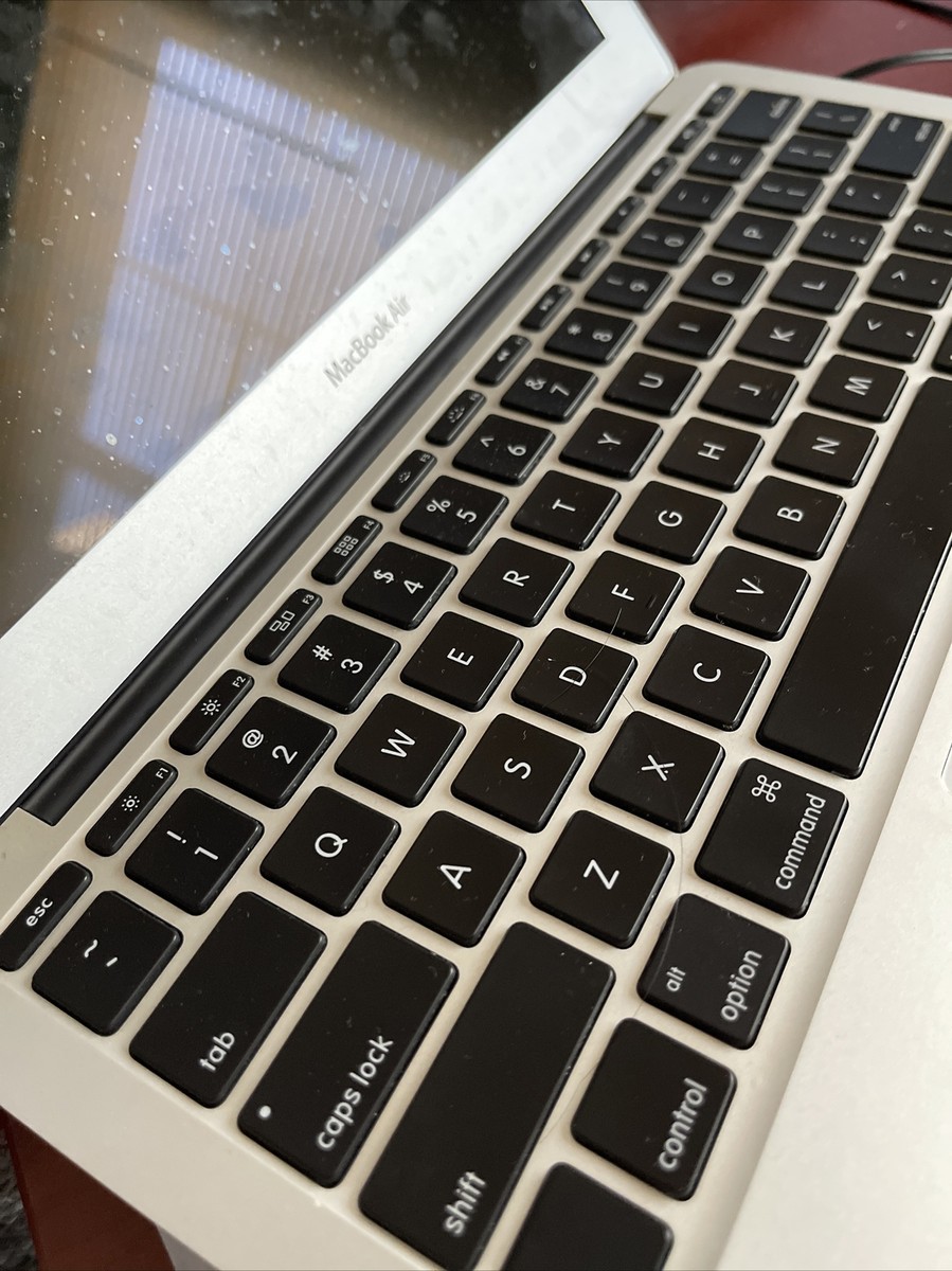 Apple MacBook Air 11