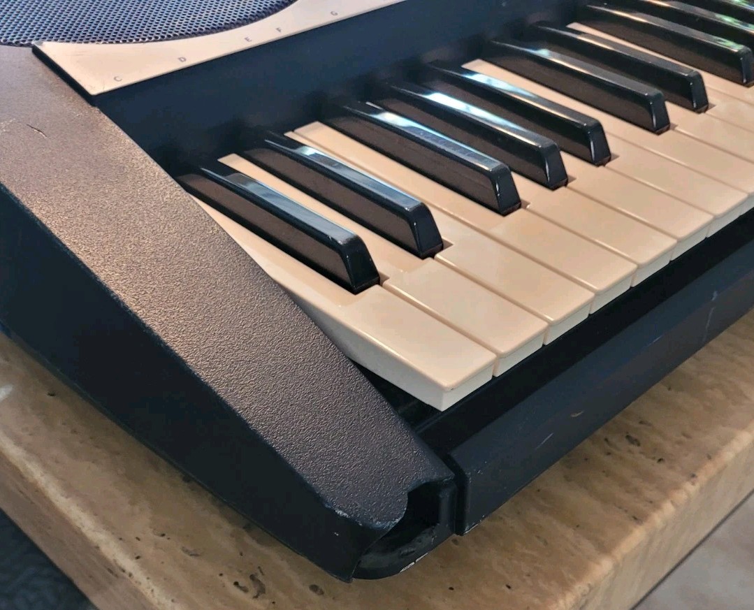 Yamaha Psr-260 Electronic Piano 61 Full Sizes Keys Midi Teaching