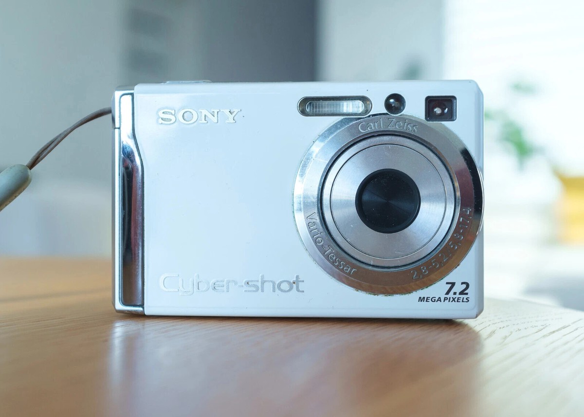 Sony Cyber-shot DSC-W80 7.2MP CCD Vintage Digital Camera - 100