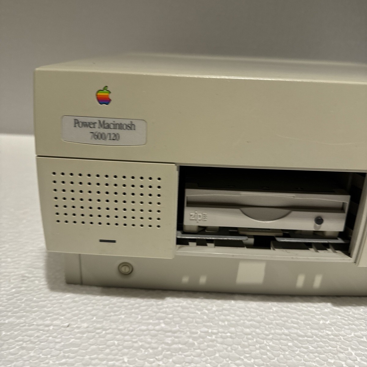 Vintage Apple Power Macintosh 7600/120 PowerPC Computer Retro