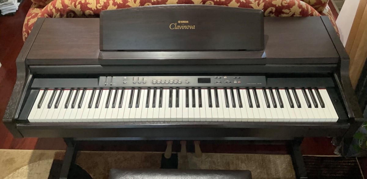 Yamaha Clavinova Clp-840 Used Black Electric Piano with Black