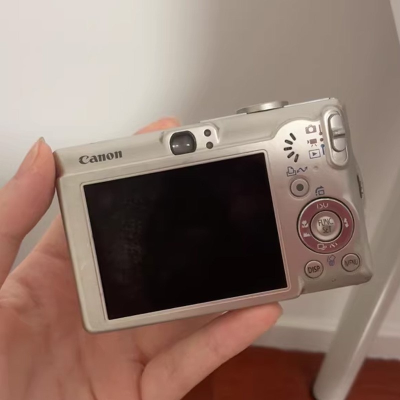 Canon IXY DIGITAL 70 Silver 6.0MP PowerShot Digital Camera W