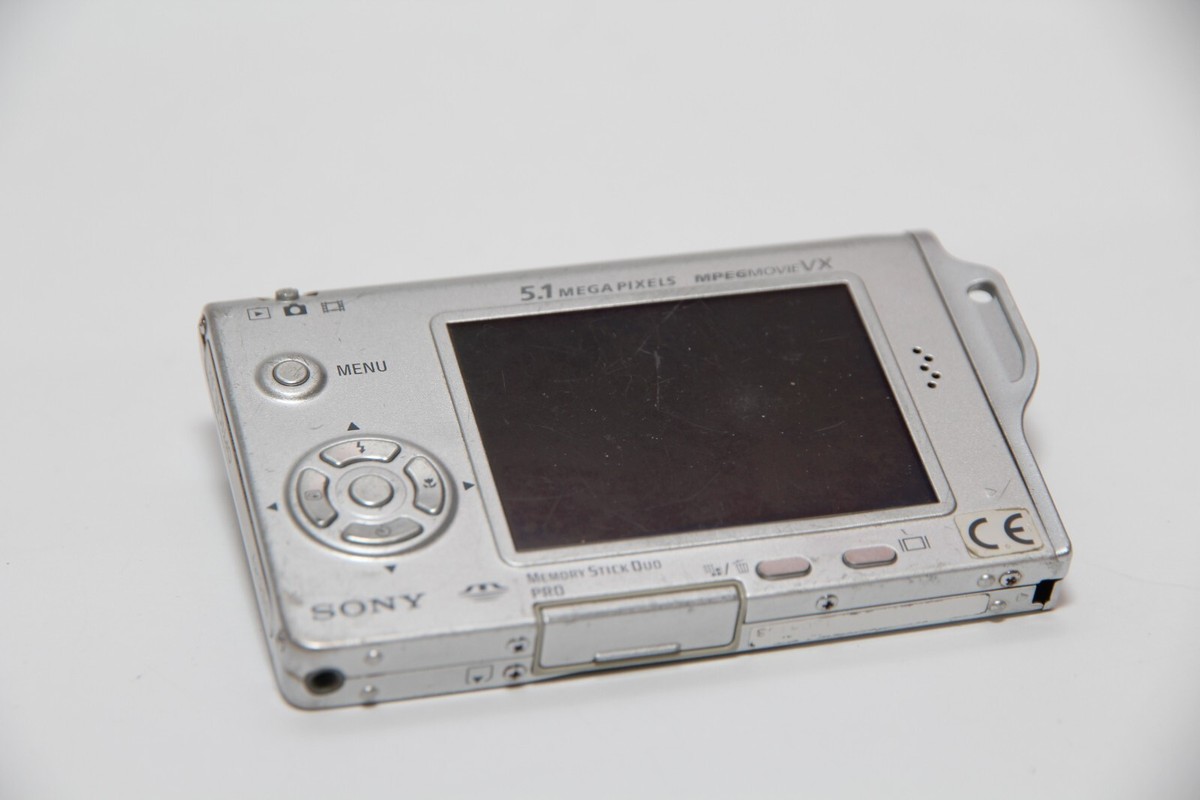 SONY DSC-T7 Cyber Shot Digital Still Camera 5.1MP Carl Zeiss 3x