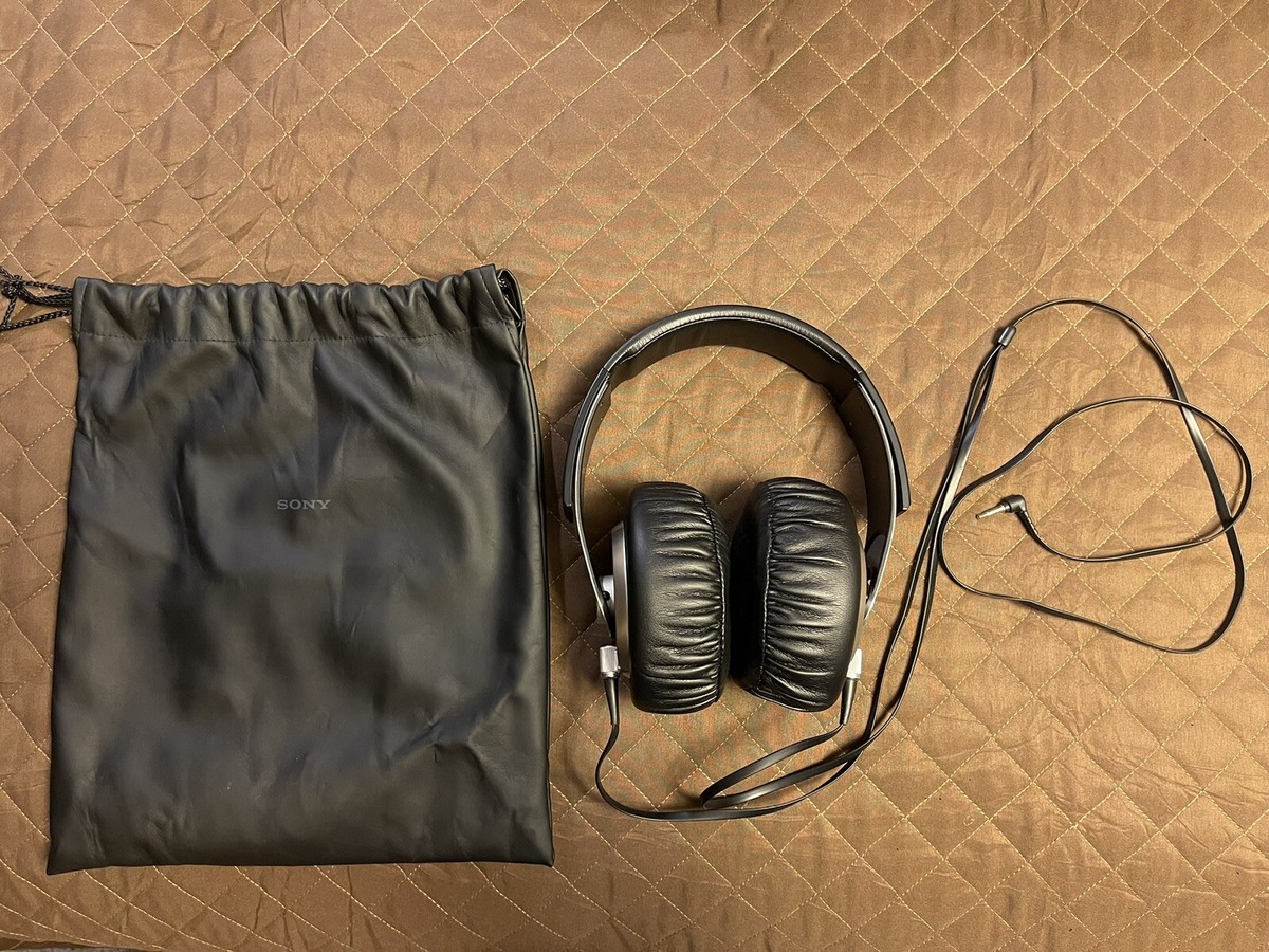 Sony MDR-XB700 Extra Bass Overear Headphones DISCONTINUED USA