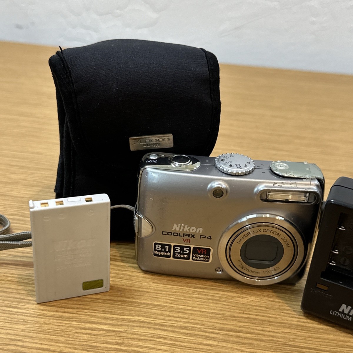 Nikon COOLPIX P4 VR 8.1mp Digital Camera 3.5x Opti Zoom Working