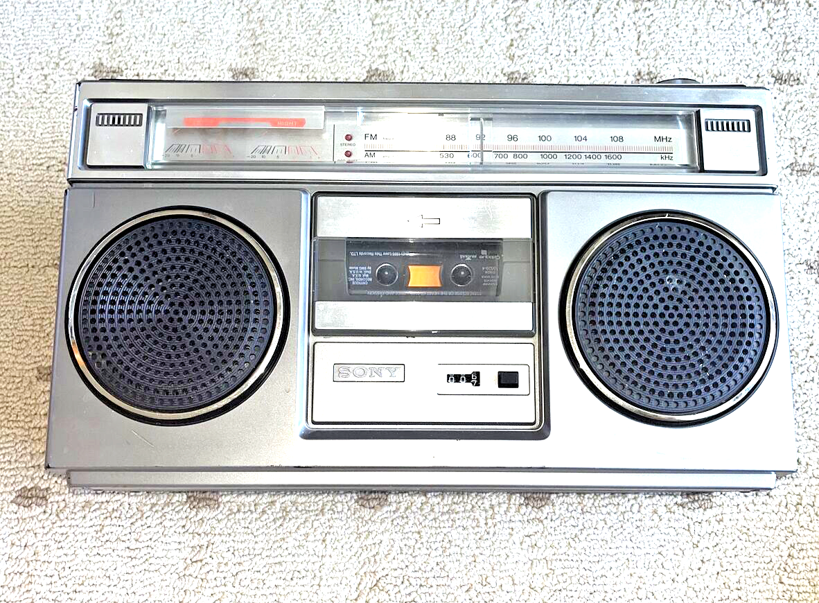 SONY FM/AM STERO CASSETTE-CORDER #CFS-55 VINTAGE 1980'S BATTERY