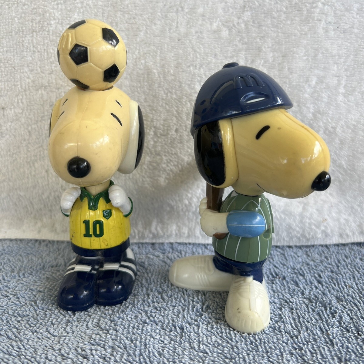 Vintage 2002 McDonalds Snoopy Japan Peanuts 2 Figures Sporty