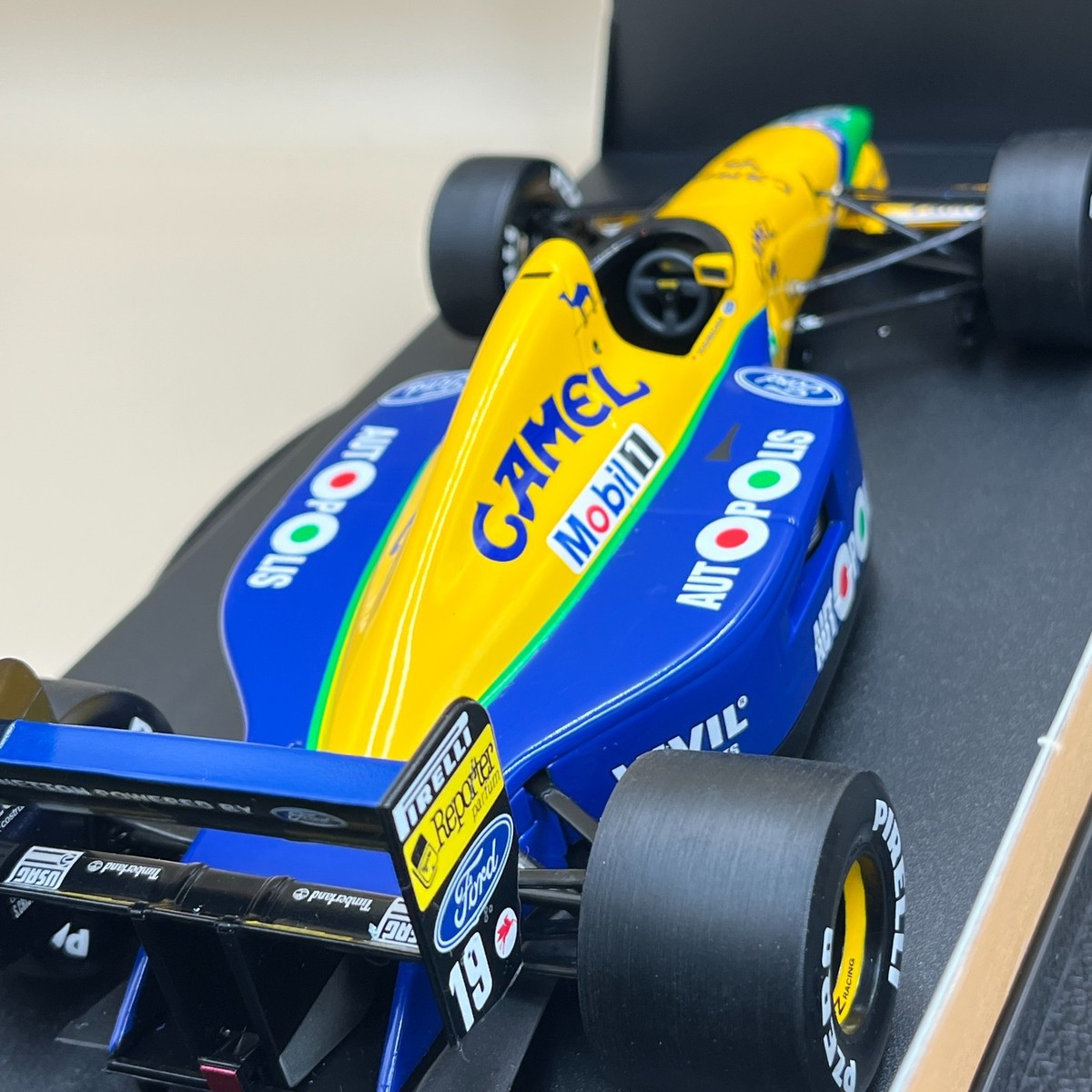 美品 未使用 1/18 ベネトンB191B 1992 M.ブランドルシューマッハ 1/18