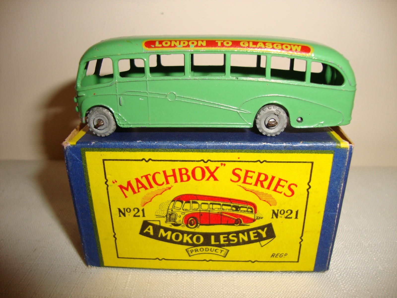 Matchbox 21a, Bedford Coach - Free Price Guide & Review