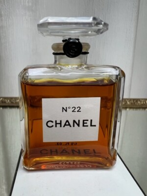 Chanel No 22 extrait 14 ml. Vintage 1960 edition. Sealed bottle