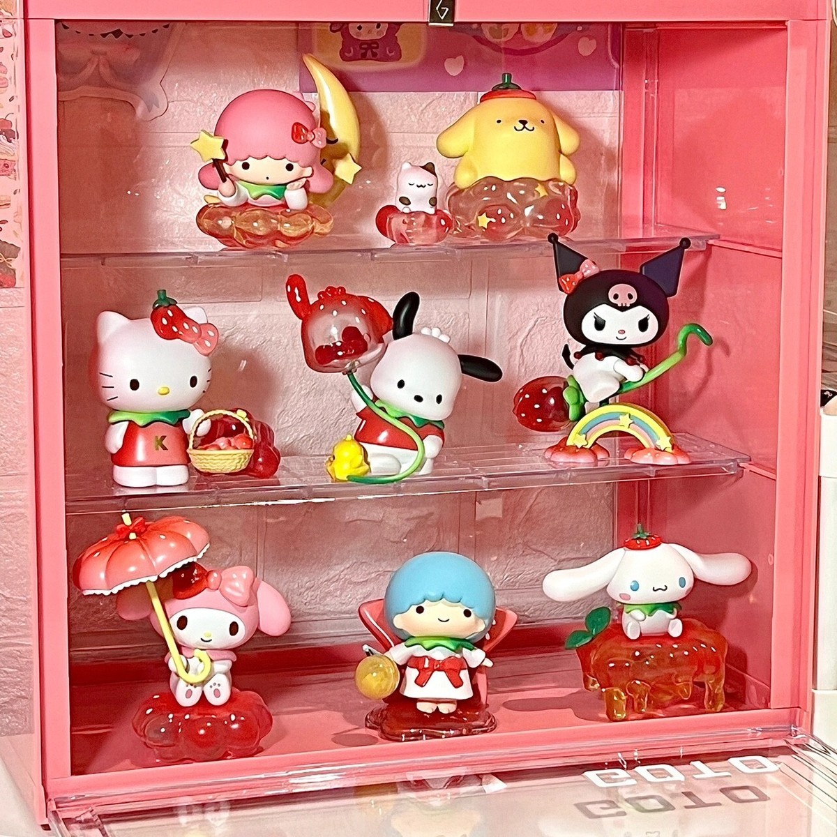 Toptoy Sanrio 8pcs Blind Box Strawberry Summer Paradise Series May